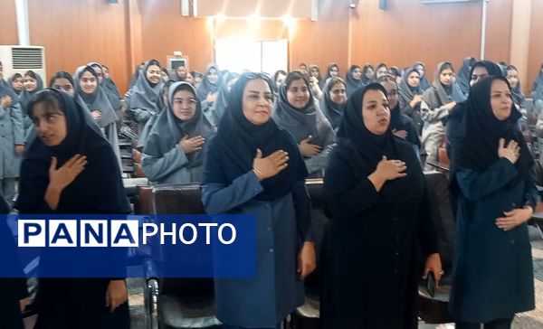 جشن جوانه ها باشور و شوق دانش آموزان در دبیرستان آرمینه مصلی نژادمشهد