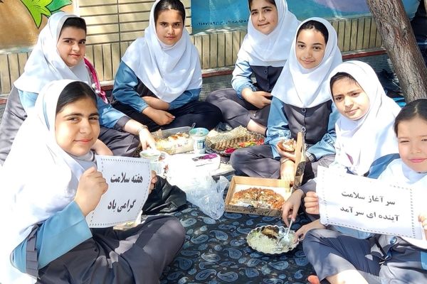 صبحانه سالم به‌مناسبت هفته سلامت در مدرسه نسترن آشخانه
