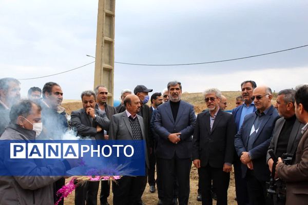 مراسم افتتاح هنرستان دخترانه ۱۸ کلاسه ربیعی در بروجرد 