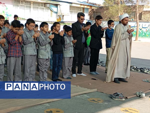 اقامه نماز باران در مدرسه فضیلت