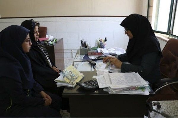 مشاوران مدارس، راهنمای دانش‌آموزان در مسیر رشد و پیشرفت تحصیلی هستند