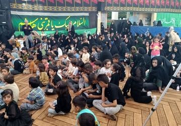 آیین سیاهپوشان کودکان در هیئت رزمندگان اسلام شهرستان خرامه