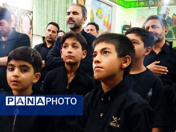 نوای “لبیک یا حسین” در شب پنجم محرم در رزق آباد طنین‌انداز شد