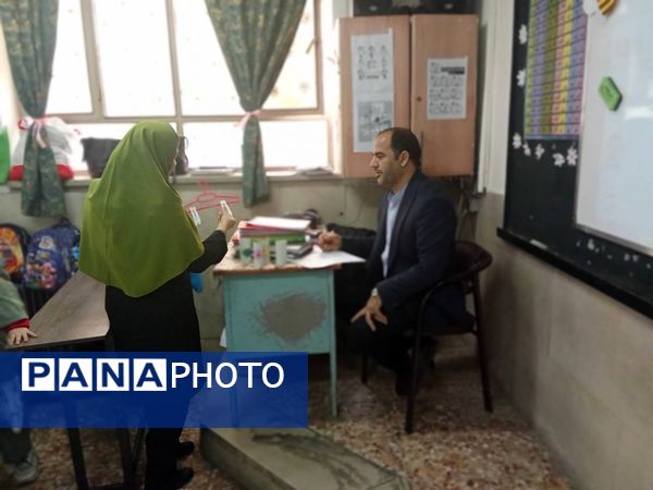 بازدید مسئولان وزارتی آموزش و پرورش شهرستان‌های تهران از مدرسه شهید رجایی شهر قدس 