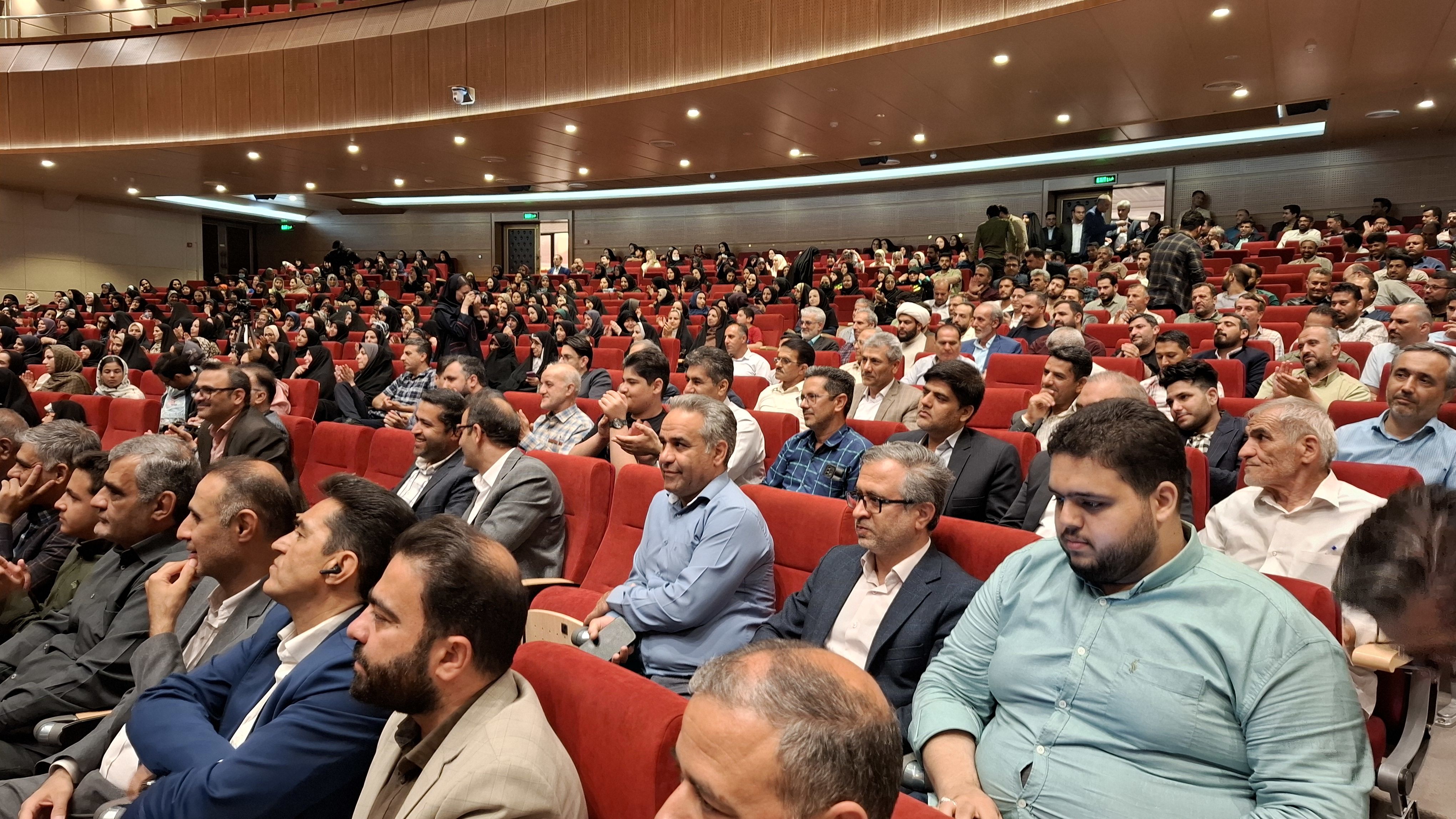 تجلیل از مقام شامخ معلم در دامغان