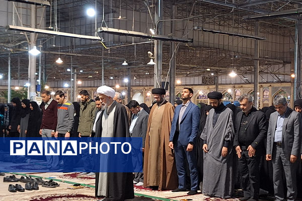 «ضیافت نور» دیدار رمضانی جمعی از بانوان شیراز ، با نماینده ولی فقیه در فارس