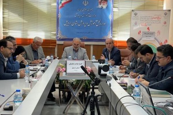 والدین باید فرزندان خودرا در انتخاب رشته صحیح یاری کنند
