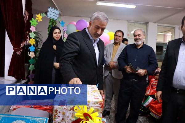 جشن عاطفه‌ها در آموزشگاه حاج محمد علی تقی پور