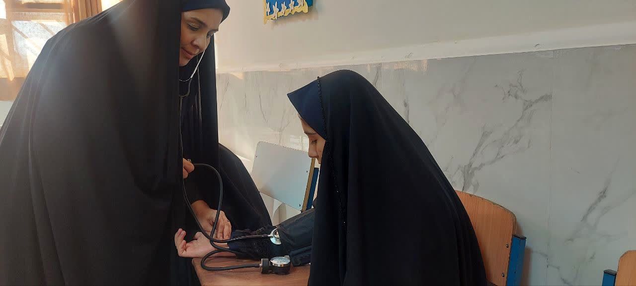 افتتاح اتاق بهداشت در دبیرستان نسرین عرب ساوه