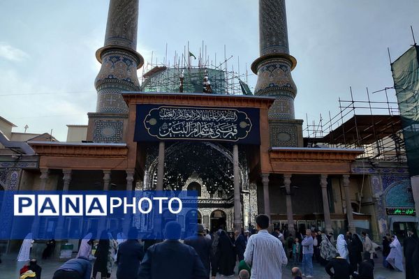 حضور دانش‌آموزان و فرهنگیان ناحیه دو شهرری در نماز جمعه 