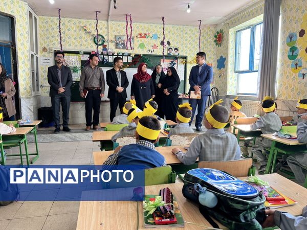 جشن شکوفه‌ها در مدارس سملقان