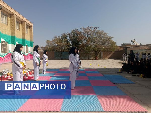 المپیاد ورزشی مدارس بهاباد با شور و نشاط