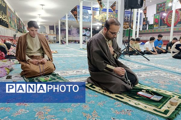 مراسم معنوی اعتکاف در مسجد اعظم حضرت ابوالفضل (ع) بهارستان دو