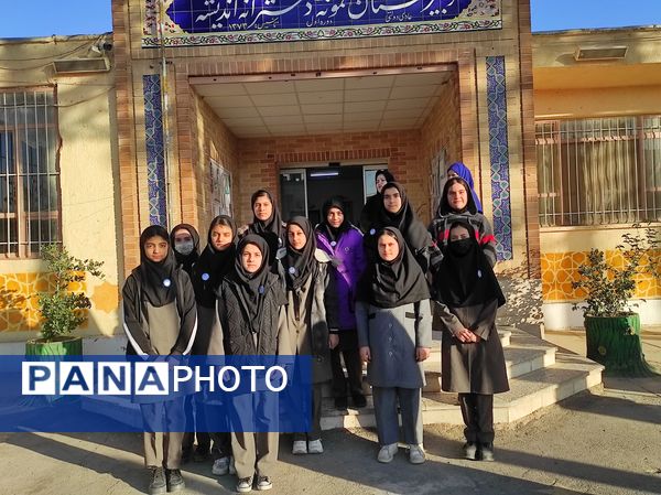 آیین معرفی همیاران معلم در دبیرستان نمونه اندیشه 