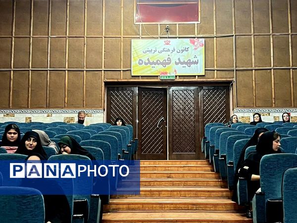 نشست گروه‌های برگزیده استانی رویداد بزرگ ملی «لیگ‌جت» در کانون فرهنگی و تربیتی شهید فهمیده کرج