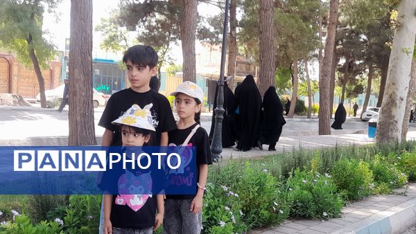 پیاده‌روی جاماندگان اربعین با حضور پرشور مردم حسینی نیشابور