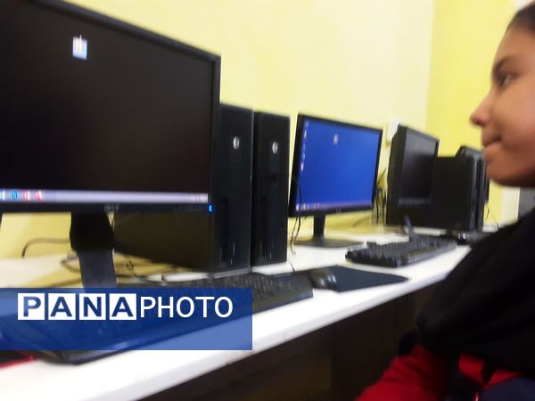 کلاس یادگیری کار با رایانه در کانون لقمان
