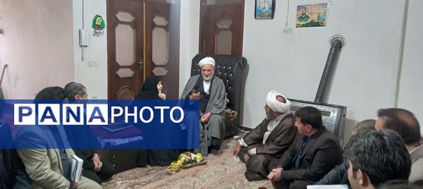 بازدید میدانی دادستان انتظامی قضات در کوهدشت و دیدار با کارکنان و خانواده شهدا