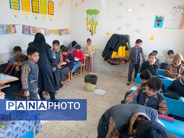 توزیع شیر گامی برای سلامت و نشاط دانش‌آموزان در دبستان شهید پسندیده فدافن 