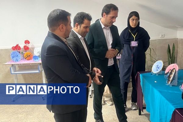 جشنواره‌ هفته‌ مشاغل‌ در هنرستان‌ کارآفرینان بهارستان۲