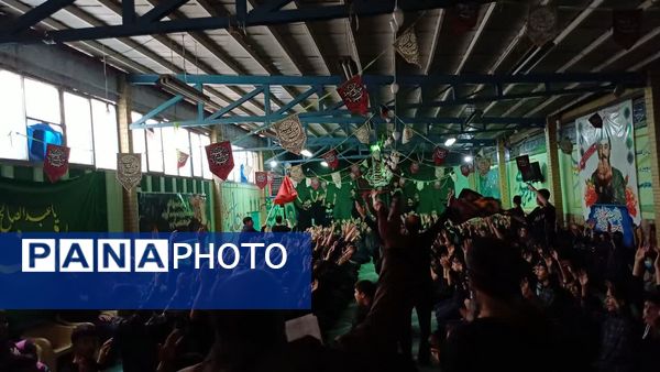 اندیشه شاهد هم‌نوا با غم فاطمه(س)