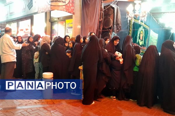 خدمت‌رسانی به زائران دهه آخر ماه صفر در ایستگاه‌های صلواتی موکب‌های مشهد