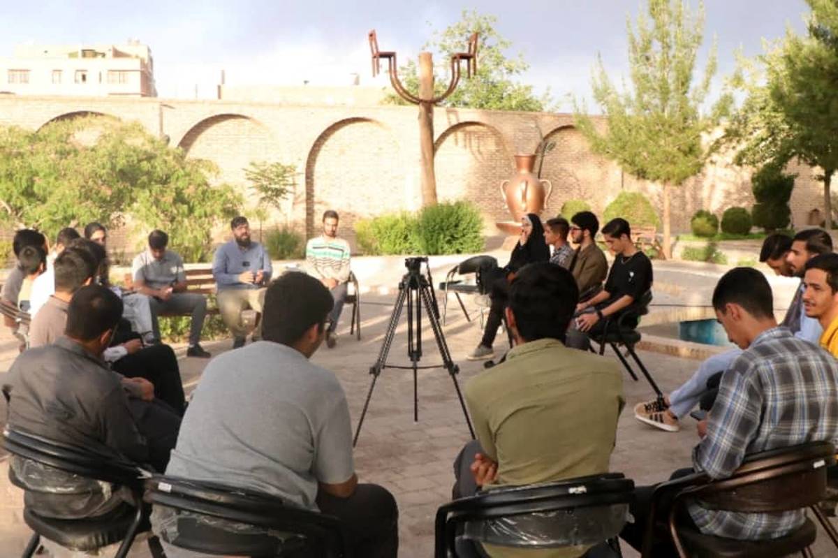 نوجوانان کرمانی با الهام از راه شهید رئیسی پای کار آمدند