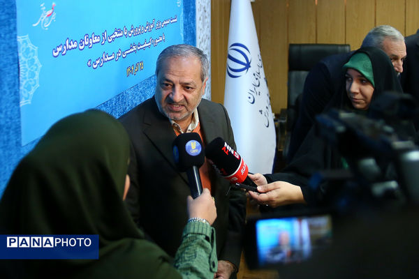 نشست صمیمانه وزیر آموزش و پرورش با مدیران مدارس