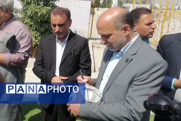 آیین افتتاح زمین‌های چمن مصنوعی آموزش و پرورش ناحیه ۳شیراز 