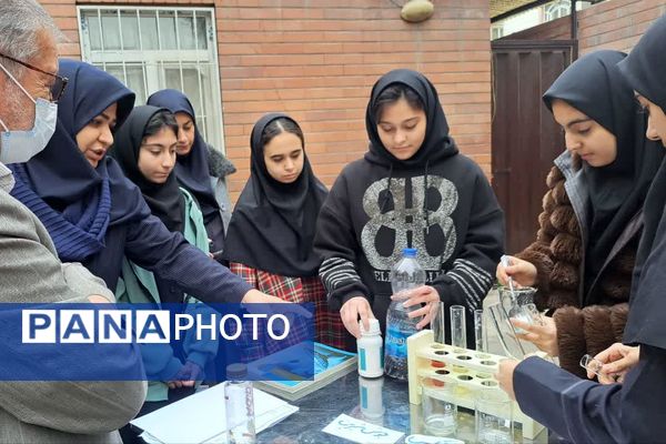 مراسم هفته پژوهش در دبیرستان بانو عفت آهنگری شهرری