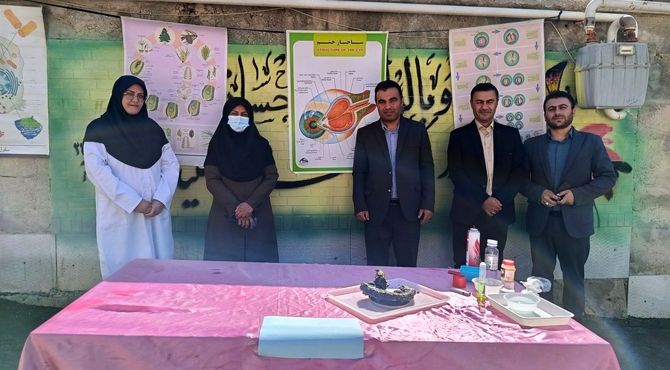 هفته آزمایشگاه در آموزشگاه نجمه ملک‌شیر