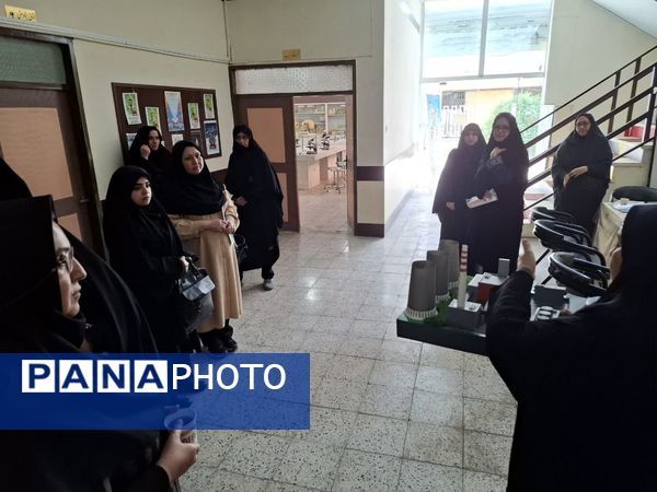 بازدید از پژوهش سرا و آزمایشگاه مرکزی رازی ناحیه ۲ در هفته مشاغل 