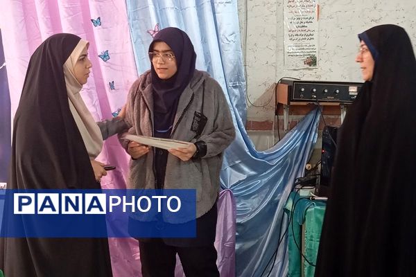 افتتاحیه محفل انس با قرآن‌کریم در دبیرستان جوادالائمه بهارستان‌دو