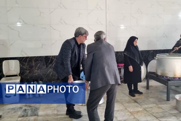 پذیرایی موکب شهدای فیروزکوه در روز شهادت حضرت فاطمه (س).