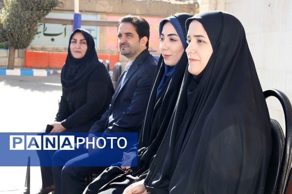 انتخابات  همیار مشاور در مدرسه نشاط بهارستان دو
