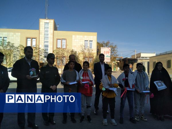 مراسم تجلیل از دانش‌آموزان شهرستان خلیل آباد با کسب رتبه در لیگ علمی پایا