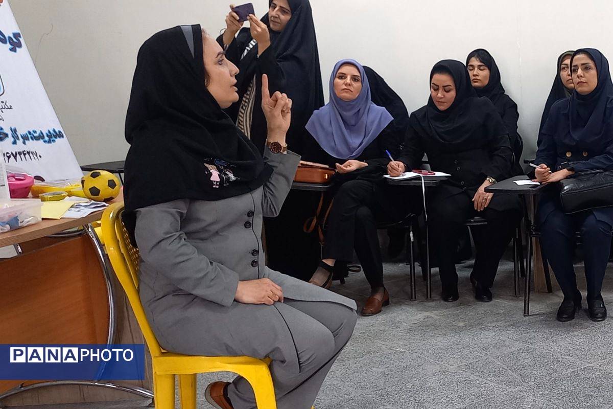 کارگاه آموزشی بازی هدفمند؛ ارتقای مهارت مربیان کودکستانهای شهریار با ابزارهای نوین