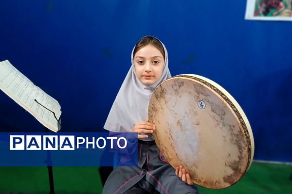 برگزاری نمایشگاه ماها در دبستان ام السلمه ۲ شهرستان جاجرم