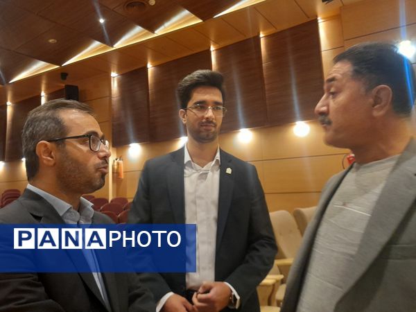 انتخابات اعضای انجمن اولیاء و مربیان ناحیه۷ مشهد