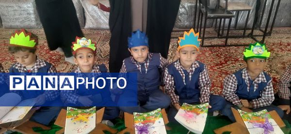مراسم عهد و پیمان با قرآن در دبستان قمر بنی هاشم شهرستان زارچ