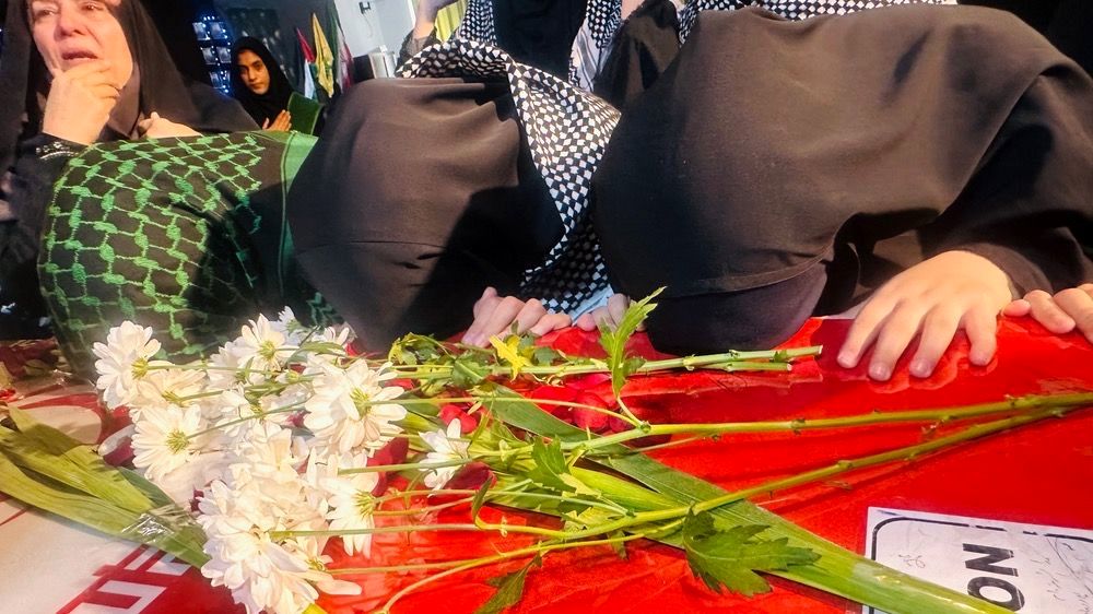  مراسم استقبال و تشییع شهید گمنام در دبیرستان شاهد زکیه ناحیه یک 