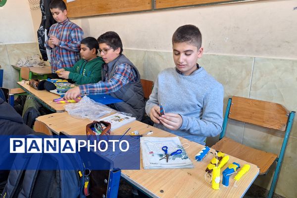 ایجاد انگیزه و خلاقیت در دانش‌آموزان با آموزش هنرهای تجسمی 