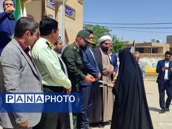 نواختن زنگ سپاس معلم در دبستان دخترانه شاهد نرگس