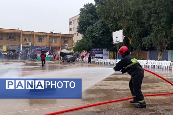 برگزاری مانور «زلزله و ایمنی» زیر بارش رحمت الهی