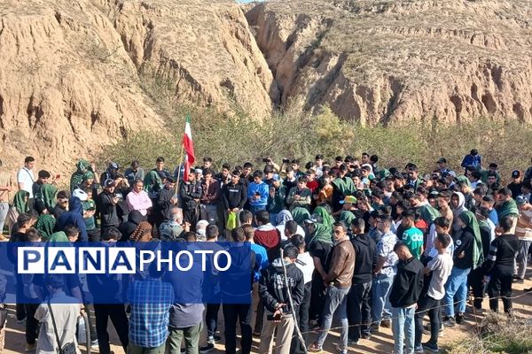 اعزام دانش‌آموزان پسر ناحیه ۲ بهارستان به سرزمین نور