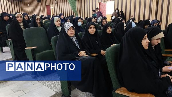 تقدیر از دانش‌آموزان و فرهنگیان البرز در مسابقات قرآن،عترت و نماز در کانون امام علی (ع) 