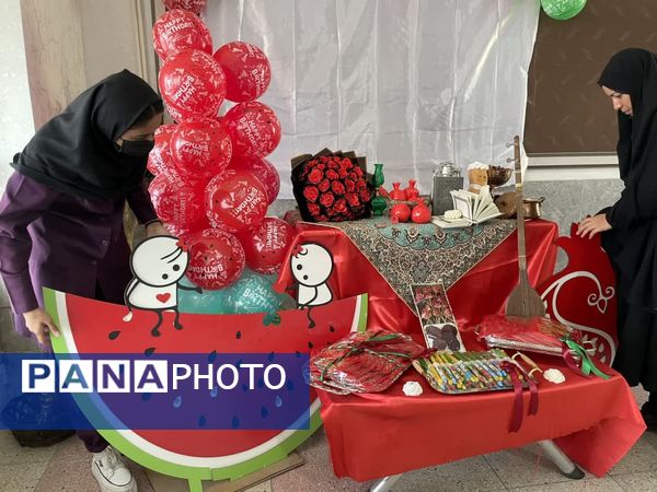 برگزاری جشن باستانی یلدا در دبیرستان دخترانه ابویی‌نژاد