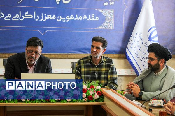 دیدار خبرنگاران خبرگزاری پانا اردکان با مدیریت آموزش و پرورش 