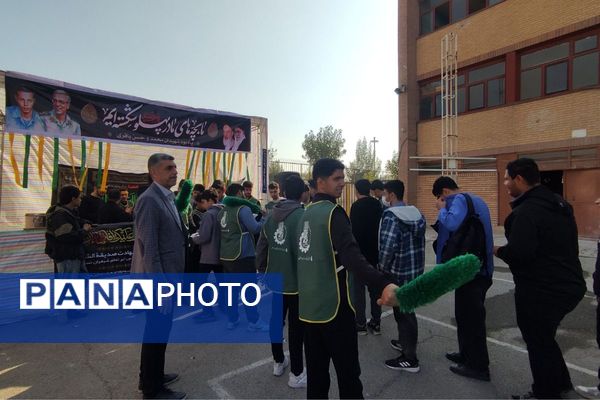 در اغنای دل‌ها هنرستان موفقیان اسلامشهر میزبان آیین فاطمیه و سفره احسان بانوی نور بود