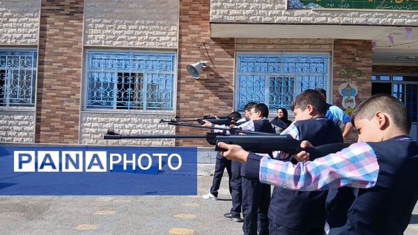 برپایی مراسم انس با قرآن کریم و مسابقات ورزشی در مدرسه شهید بختیاری شازند